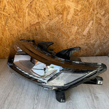 Laden Sie das Bild in den Galerie-Viewer, Frontscheinwerfer Mitsubishi Outlander III 8301CB-64 8301CB-60 Ein Satz