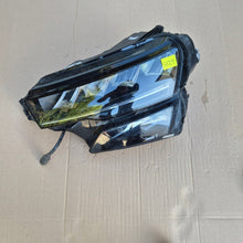 Laden Sie das Bild in den Galerie-Viewer, Frontscheinwerfer Skoda Karoq 57B941009 Links Scheinwerfer Headlight SCH2476786031lt