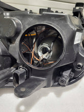 Laden Sie das Bild in den Galerie-Viewer, Frontscheinwerfer Ford Kuga Rechts Scheinwerfer Headlight SCH6995491805oh