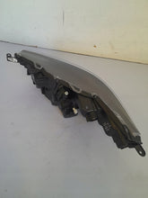 Laden Sie das Bild in den Galerie-Viewer, Frontscheinwerfer Toyota Yaris LED Rechts Scheinwerfer Headlight