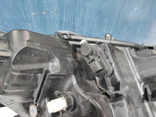 Load image into Gallery viewer, Frontscheinwerfer Toyota Yaris EUK0-8 Links Scheinwerfer Headlight SCH9634445332xp