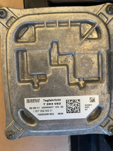Load image into Gallery viewer, Frontscheinwerfer BMW E93 E92 7273203-07 Xenon Links Scheinwerfer Headlight SCH9197138712of