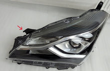 Laden Sie das Bild in den Galerie-Viewer, Frontscheinwerfer Toyota Yaris Links Scheinwerfer Headlight SCH7417276250lu