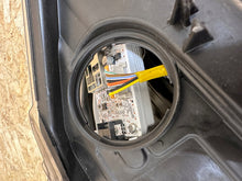 Laden Sie das Bild in den Galerie-Viewer, Frontscheinwerfer Toyota Yaris 48531771302 Rechts Scheinwerfer Headlight SCH7913916571oa