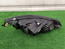 Load image into Gallery viewer, Frontscheinwerfer VW Golf VIII 5H1941005B LED Ein Stück (Rechts oder Links) SCH8154645184sm