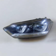 Laden Sie das Bild in den Galerie-Viewer, Frontscheinwerfer VW Sportsvan 517941033B 90056398 Xenon Links Headlight