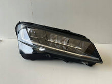 Laden Sie das Bild in den Galerie-Viewer, Frontscheinwerfer Skoda Superb III 3V1941016D Rechts Scheinwerfer Headlight