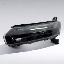 Laden Sie das Bild in den Galerie-Viewer, Frontscheinwerfer Dacia Spring 266052417R LED Links Scheinwerfer Headlight