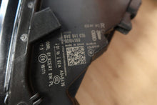 Laden Sie das Bild in den Galerie-Viewer, Frontscheinwerfer Audi A3 8V0941036 LED Rechts Scheinwerfer Headlight