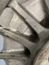 Laden Sie das Bild in den Galerie-Viewer, 1x Alufelge 15 Zoll 7.0&quot; 5x112 25ET A1264003002 Mercedes-Benz Rim Wheel