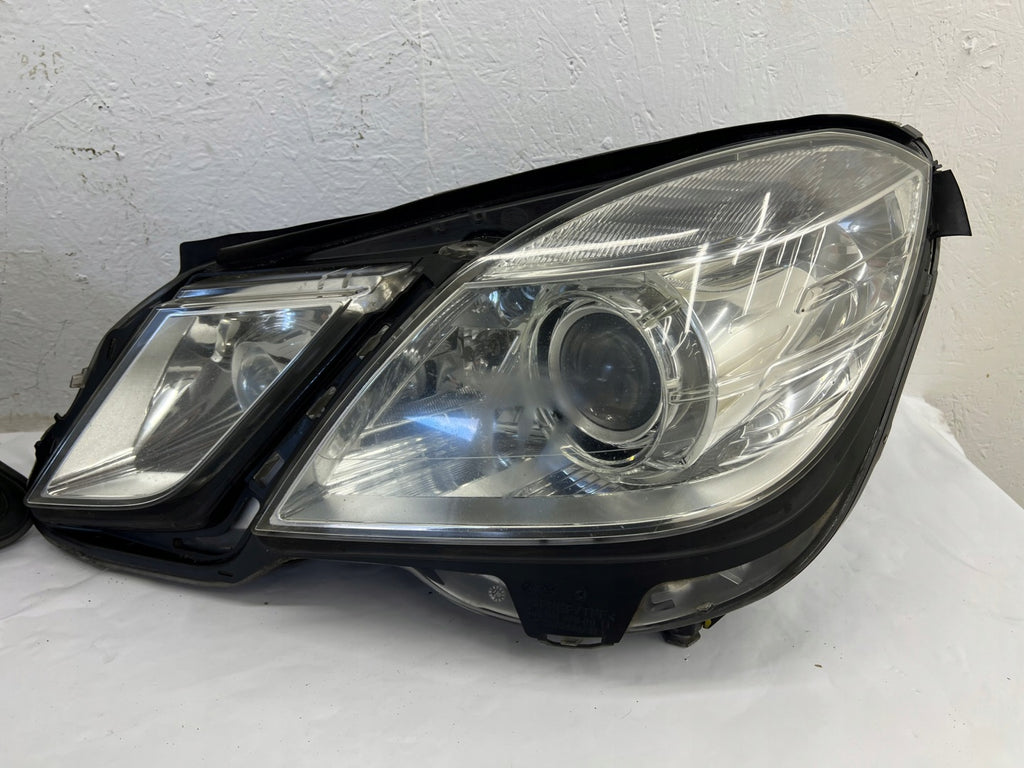 Frontscheinwerfer Mercedes-Benz W212 A2128205761 A2128205861 Ein Satz Headlight SCH5153468601he