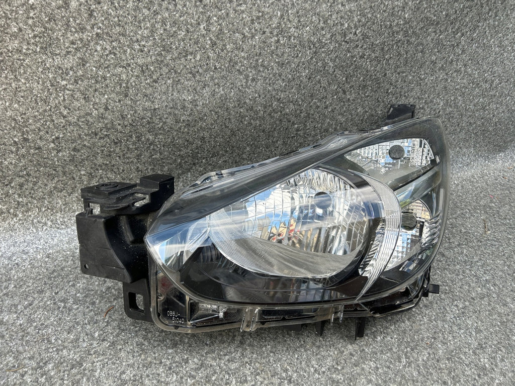 Frontscheinwerfer Mazda 2 Dj DB5J-51040 Links Scheinwerfer Headlight SCH2128649338ra