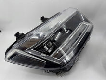 Laden Sie das Bild in den Galerie-Viewer, Frontscheinwerfer VW Crafter 7C1941036B Ein Stück (Rechts oder Links) Headlight SCH7359966773ow
