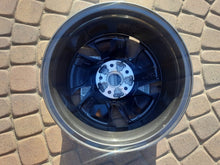 Load image into Gallery viewer, 1x Alufelge 17 Zoll 7.0" 5x114.3 43 5ET 2910-N7160 Hyundai Rim Wheel FEL9095825337sp