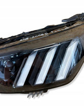 Laden Sie das Bild in den Galerie-Viewer, Frontscheinwerfer Peugeot 208 II Links Scheinwerfer Headlight SCH8455886693ja