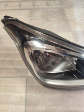 Laden Sie das Bild in den Galerie-Viewer, Frontscheinwerfer Hyundai I10 92102-B9000 Rechts Scheinwerfer Headlight
