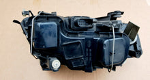 Laden Sie das Bild in den Galerie-Viewer, Frontscheinwerfer Audi A6 C5 4B0941003AC Xenon Links Scheinwerfer Headlight