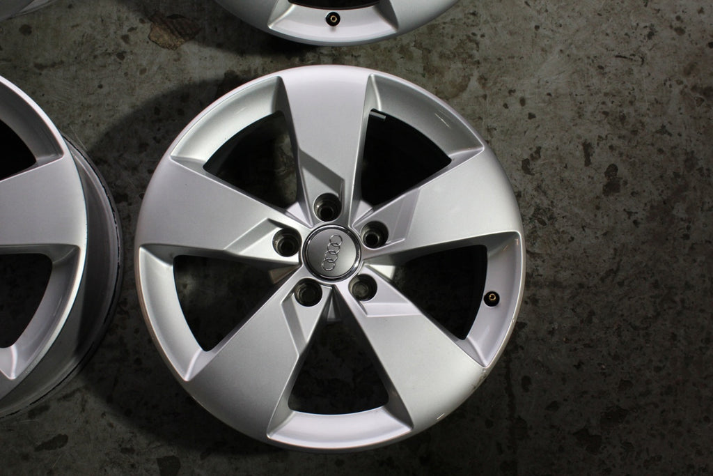 4x Alufelge 17 Zoll 7.0" 5x112 47ET Glanz Silber 8S0601025J- Audi Tt Rim Wheel FEL4113746042aq