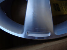 Laden Sie das Bild in den Galerie-Viewer, 1x Alufelge 17 Zoll 7.0&quot; 5x108 55ET Glanz Silber 7M2J1007-AA Ford Galaxy