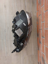 Laden Sie das Bild in den Galerie-Viewer, Frontscheinwerfer Opel Zafira Vivaro C 9832836480 Ein Satz Headlight SCH2020401009mq