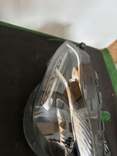 Laden Sie das Bild in den Galerie-Viewer, Frontscheinwerfer Mercedes-Benz W212 A2128201839 Xenon Links Headlight SCH8380358733tj