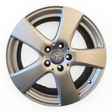 Laden Sie das Bild in den Galerie-Viewer, 1x Alufelge 17 Zoll 7.0&quot; 5x112 A2054015500 Mercedes-Benz Rim Wheel