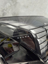 Laden Sie das Bild in den Galerie-Viewer, Frontscheinwerfer Volvo 80000628 20240709 Rechts Scheinwerfer Headlight SCH6048626524ab