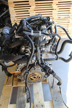 Laden Sie das Bild in den Galerie-Viewer, Motor Toyota Yaris X1NZP92 1.5 2017 Hybrid Engine Unkomplett MOT1952769784bg