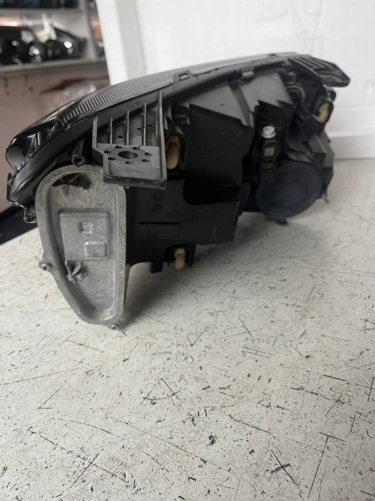 Frontscheinwerfer Dacia Sandero III 260601750R Links Scheinwerfer Headlight SCH8089489009ss