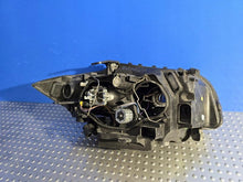 Laden Sie das Bild in den Galerie-Viewer, Frontscheinwerfer BMW 1 E81 E82 E87 6824489-08 Xenon Links Headlight