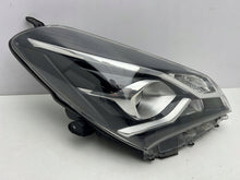 Laden Sie das Bild in den Galerie-Viewer, Frontscheinwerfer Toyota Yaris Rechts Scheinwerfer Headlight SCH9435730729oz