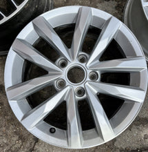 Laden Sie das Bild in den Galerie-Viewer, 1x Alufelge 16 Zoll 6.5" 5x112 40ET Glanz 601025 VW Touran Rim Wheel FEL9851158794pr