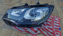 Load image into Gallery viewer, Frontscheinwerfer VW Sharan 7N1941033D Xenon Ein Stück (Rechts oder Links) SCH2306233412bq