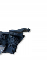 Laden Sie das Bild in den Galerie-Viewer, Frontscheinwerfer Peugeot 2008 208 II BWG1713 Rechts Scheinwerfer Headlight SCH2023838014lp