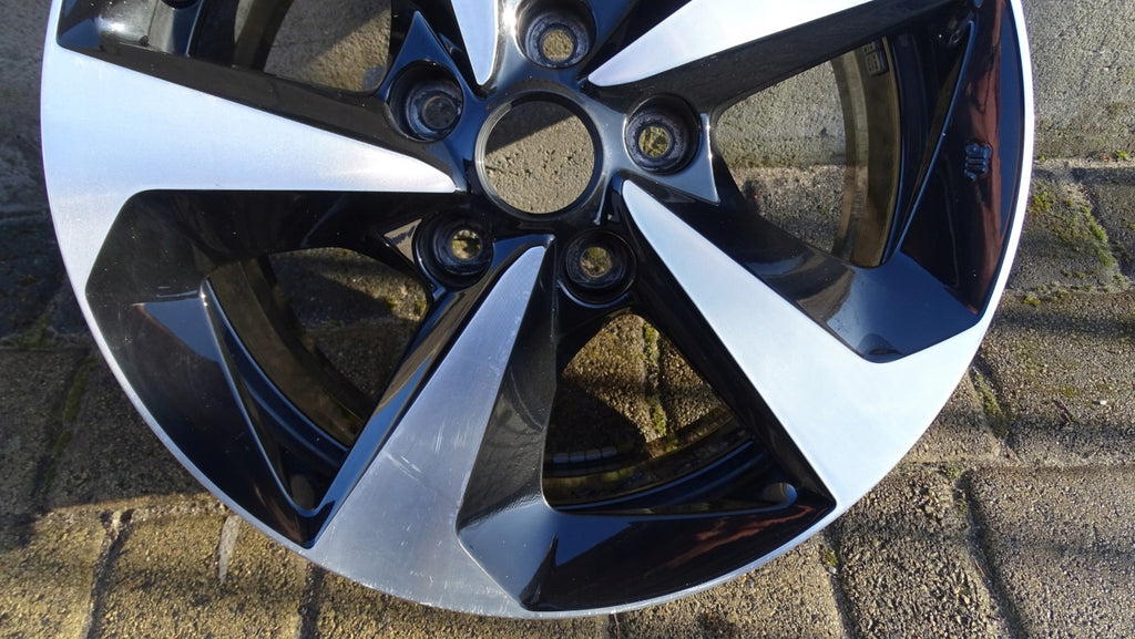 1x Alufelge 16 Zoll 6.5" 5x114.3 40ET BV81A BV81C Nissan Juke Rim Wheel FEL5149636384xx