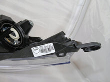 Laden Sie das Bild in den Galerie-Viewer, Frontscheinwerfer Toyota Verso 81170-0F090-00 81170-0F090 811700F090 Links SCH5520455168sh