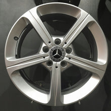 Laden Sie das Bild in den Galerie-Viewer, 4x Alufelge 17 Zoll 6.5" 5x112 44ET Glanz Silber A1774011200 Mercedes-Benz W177 FEL2954822553kf