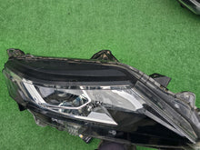Load image into Gallery viewer, Frontscheinwerfer Mitsubishi L200 Rechts Scheinwerfer Headlight SCH4646387035df