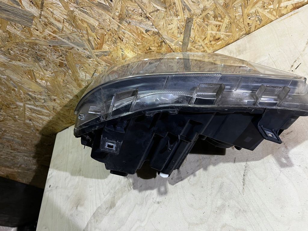 Frontscheinwerfer Mercedes-Benz Sprinter A9068202461 Rechts Headlight