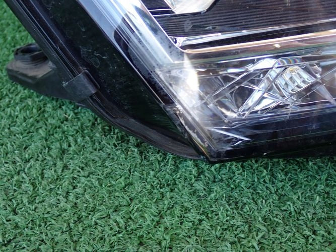 Frontscheinwerfer Skoda Fabia III Rechts Scheinwerfer Headlight SCH2019558811wi