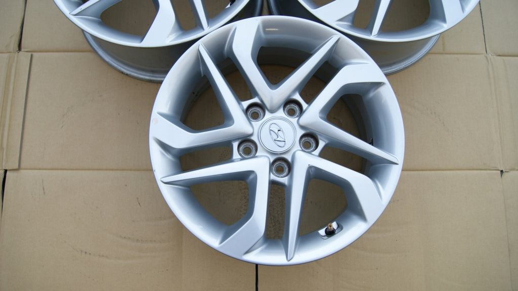 1x Alufelge 16 Zoll 6.5" 5x114.3 45ET Glanz Silber 52910-D7110 Hyundai I FEL2080490643yv