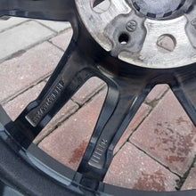 Load image into Gallery viewer, 1x Alufelge 18 Zoll 7.5" 5x112 25ET Glanz Graphit 6883522 BMW 3 G21 G20 Mg FEL3219587835xy