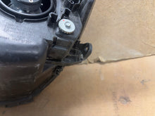 Load image into Gallery viewer, Frontscheinwerfer Toyota Yaris Rechts Scheinwerfer Headlight