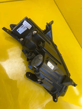 Laden Sie das Bild in den Galerie-Viewer, Frontscheinwerfer Dacia Sandero III 260107978R LED Rechts Scheinwerfer Headlight