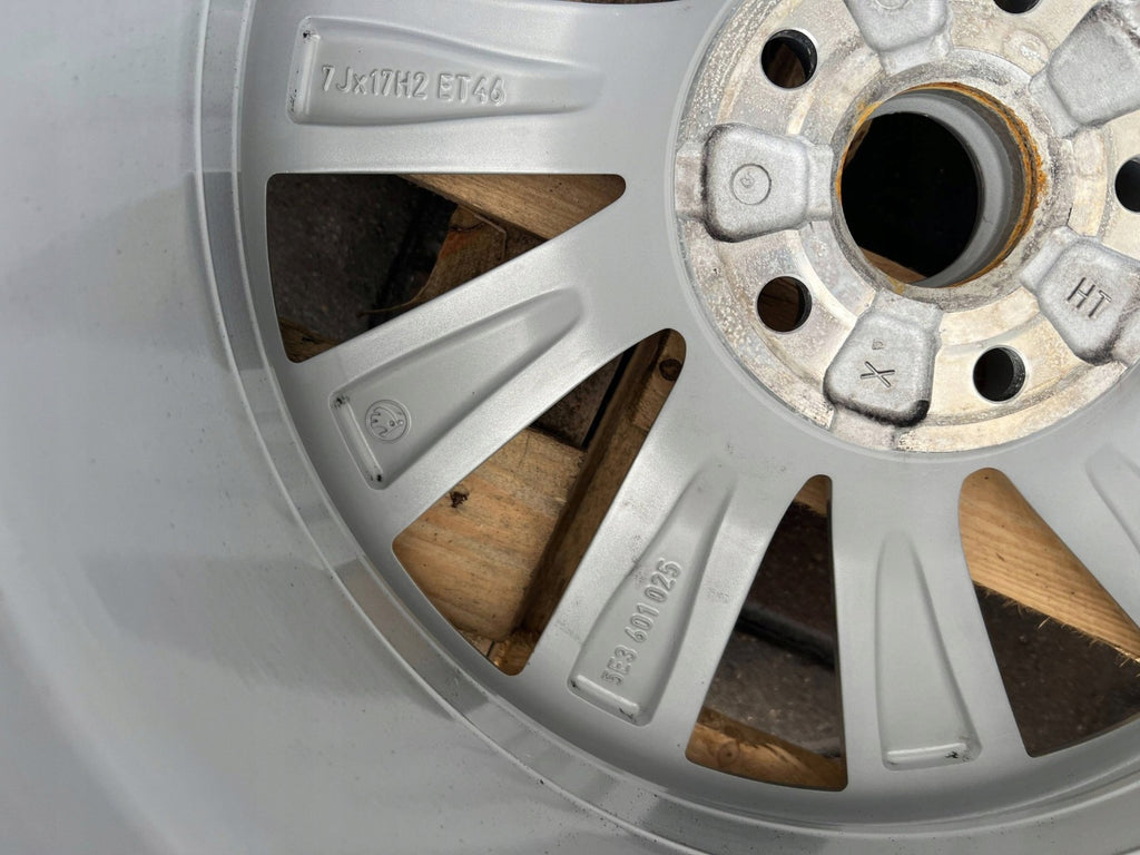1x Alufelge 17 Zoll 46ET Silber 5E3601025 Skoda Octavia I Rim Wheel FEL9425061030ii