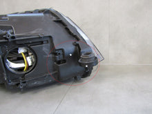Laden Sie das Bild in den Galerie-Viewer, Frontscheinwerfer Skoda Octavia III 130702425800 Xenon Links Headlight SCH9323525129pc