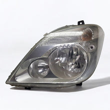 Laden Sie das Bild in den Galerie-Viewer, Frontscheinwerfer Mercedes-Benz Sprinter A9068200561 1EB247012-05 Links