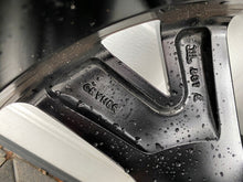 Load image into Gallery viewer, 1x Alufelge 18 Zoll 7.5" 5x112 51ET Silber 5H0601025M VW Golf Rim Wheel FEL8864283779gp