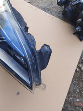 Laden Sie das Bild in den Galerie-Viewer, Frontscheinwerfer Opel Astra J 13253651 Xenon Rechts Scheinwerfer Headlight SCH6750399223da