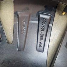 Laden Sie das Bild in den Galerie-Viewer, 1x Alufelge 17 Zoll 6.5&quot; 5x112 658601025L Skoda Kamiq Rim Wheel